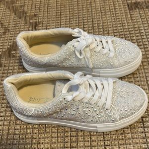 Betsey Johnson Sidney white pearl sneakers - sz8.